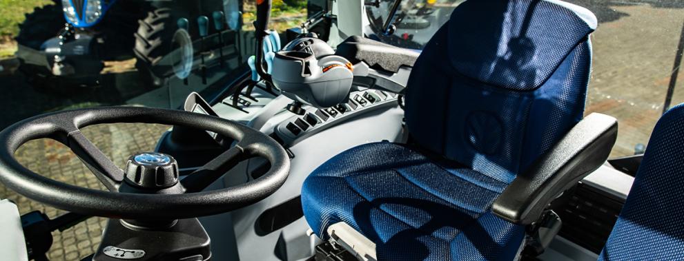 New Holland_T7